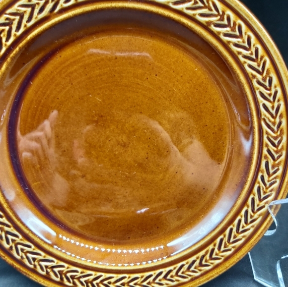 Hall pottery Laurel Wreath salad plates - Picture 5 of 7